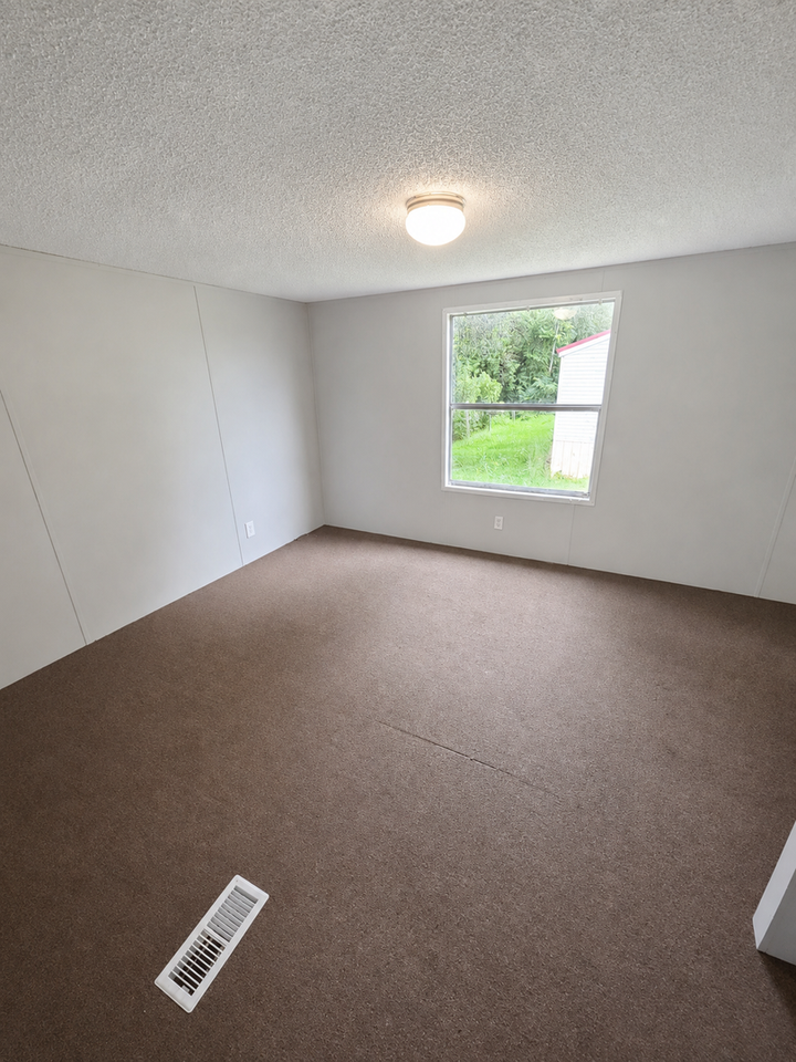 1493 Hickory Valley Rd - Photo 4 of 10