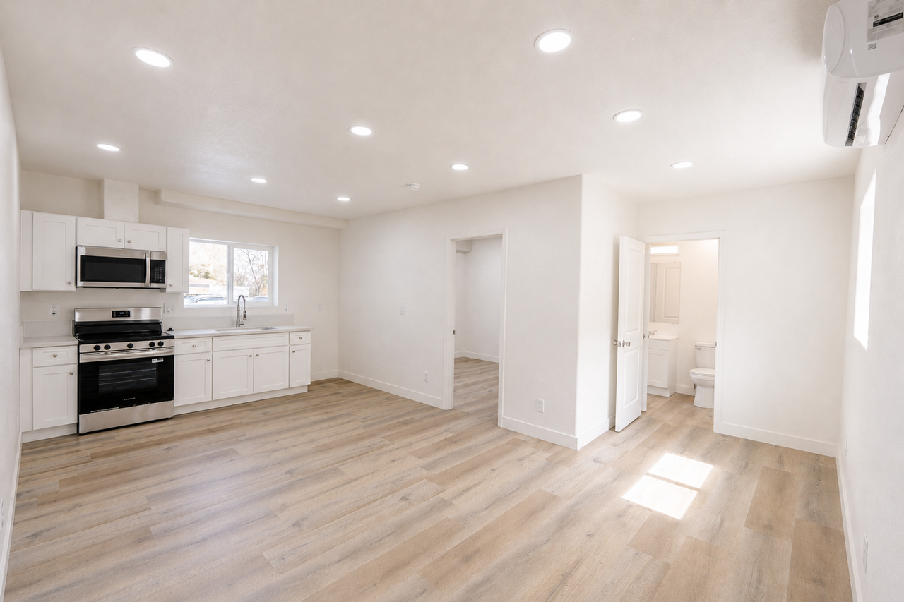 6187 Vanessa St - Photo 3 of 17