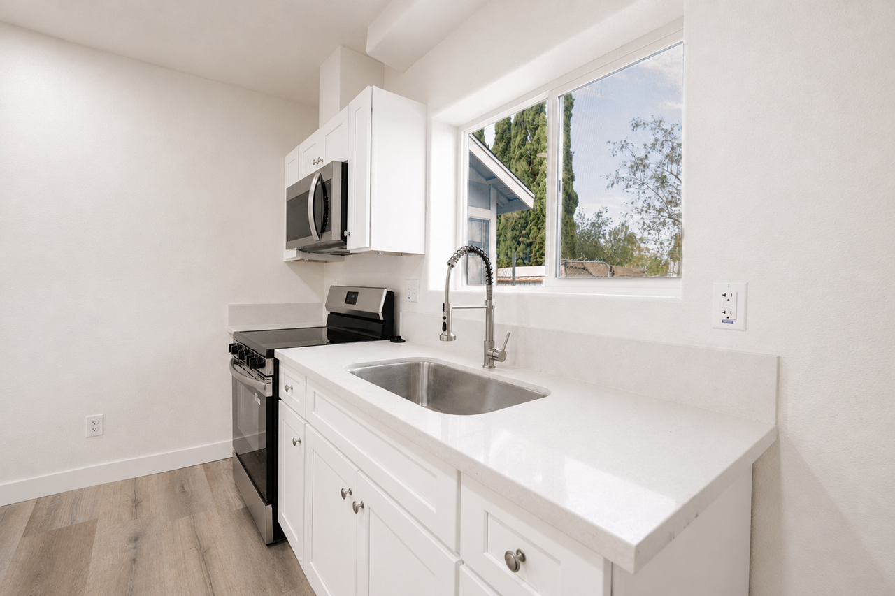 6187 Vanessa St - Photo 4 of 17