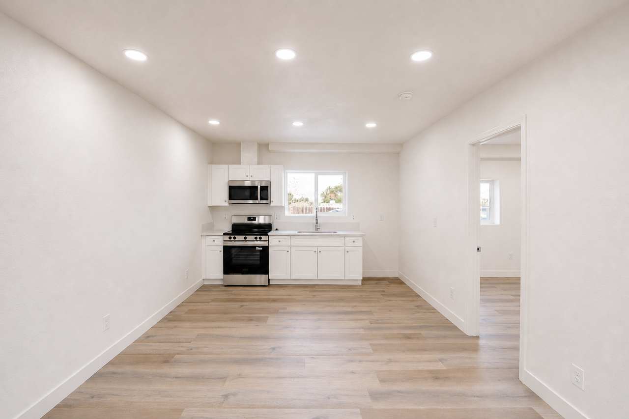 6187 Vanessa St - Photo 5 of 17
