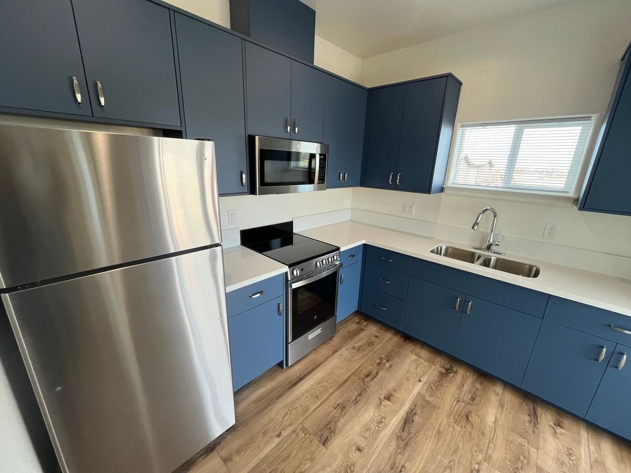 4563 12th St - Photo 5 of 31