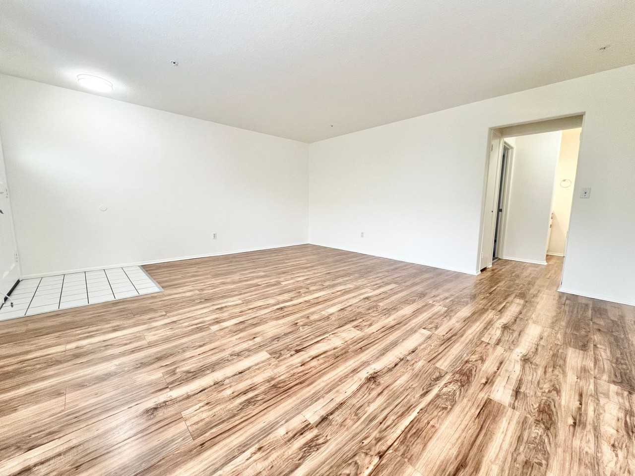 10632 Oak St - Photo 2 of 19