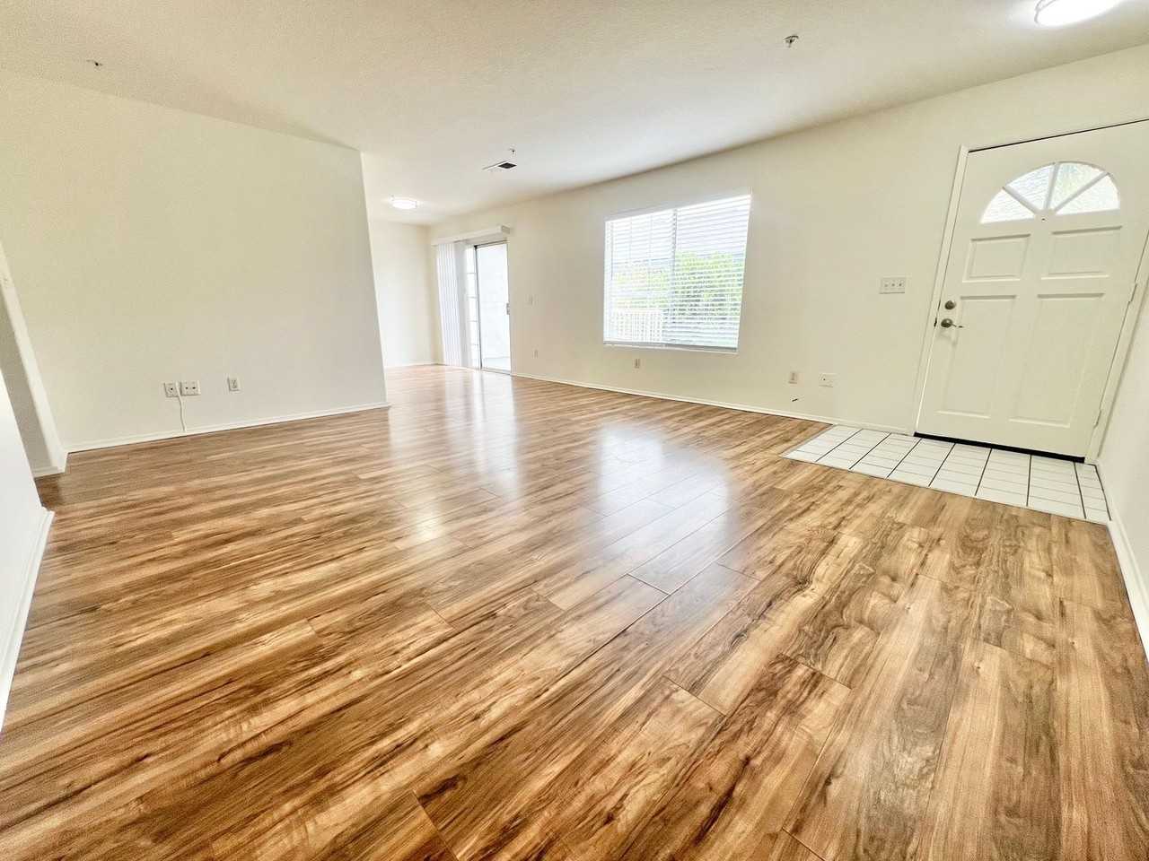 10632 Oak St - Photo 3 of 19