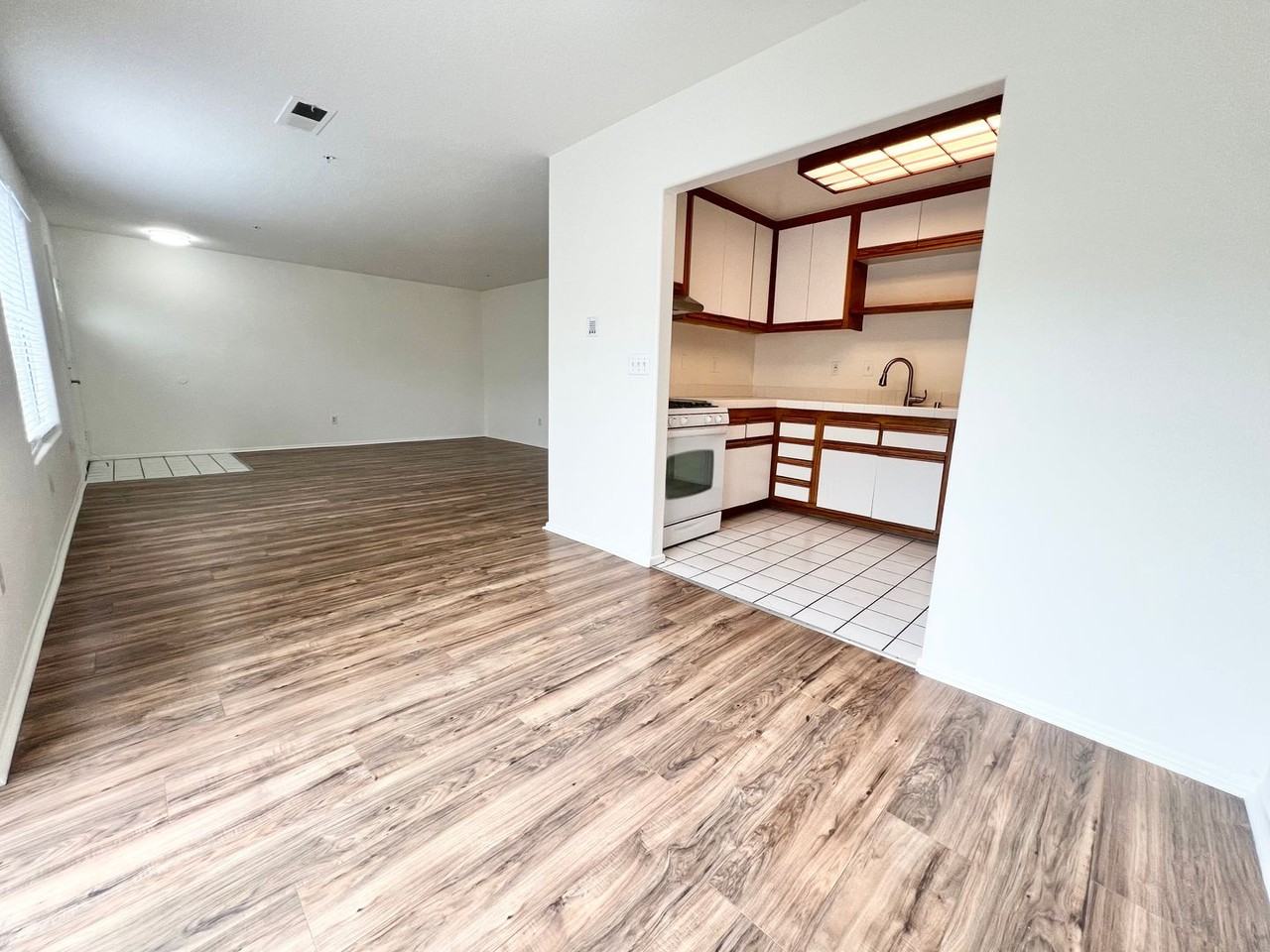 10632 Oak St - Photo 4 of 19