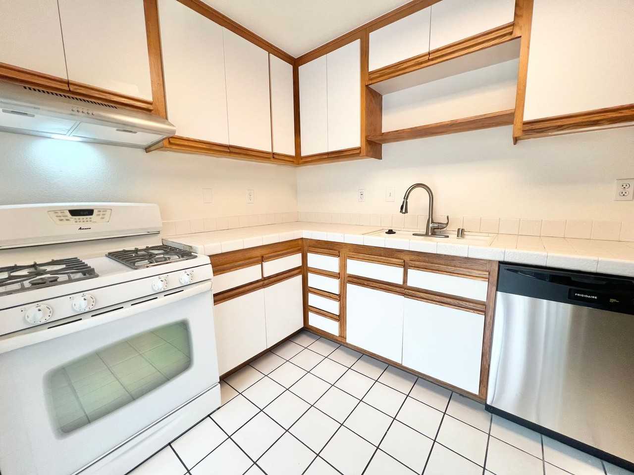 10632 Oak St - Photo 6 of 19