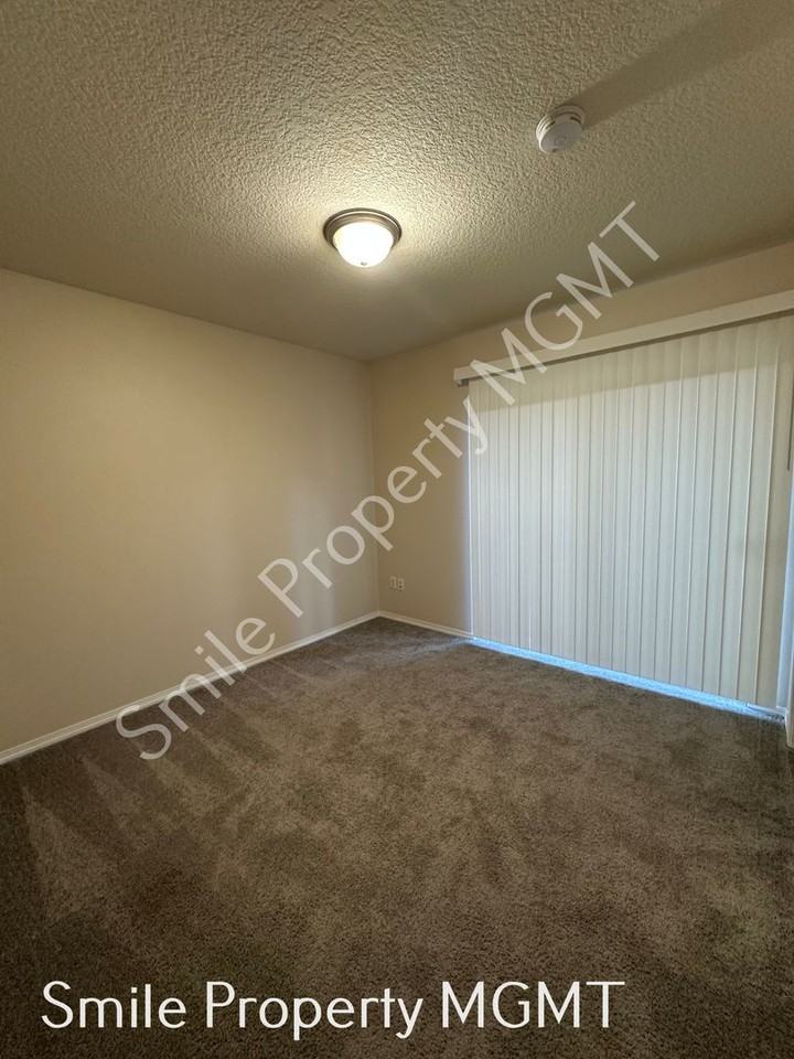 13426 Se Division St - Photo 3 of 15