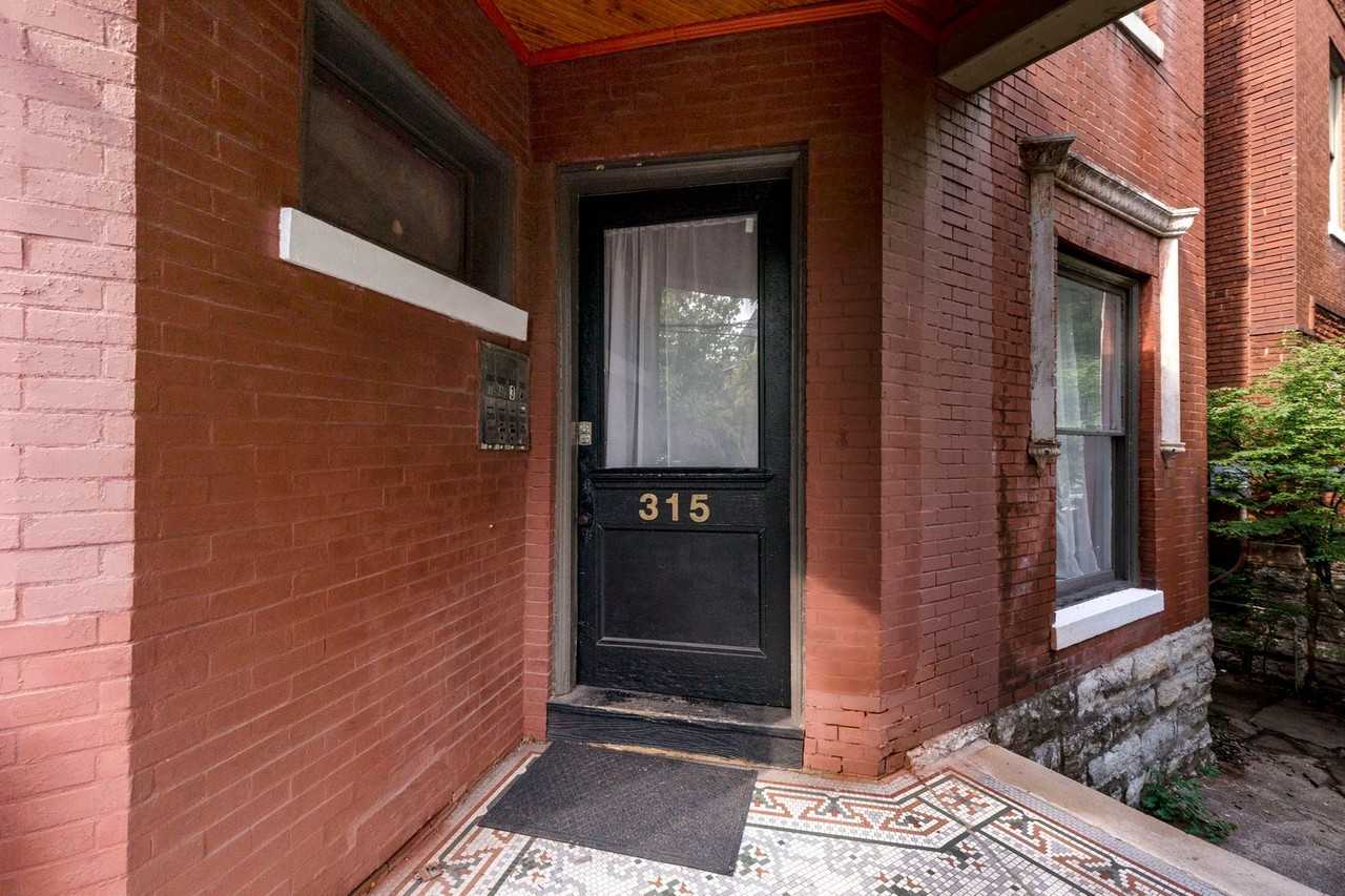 315 W Lee St - Photo 4 of 21