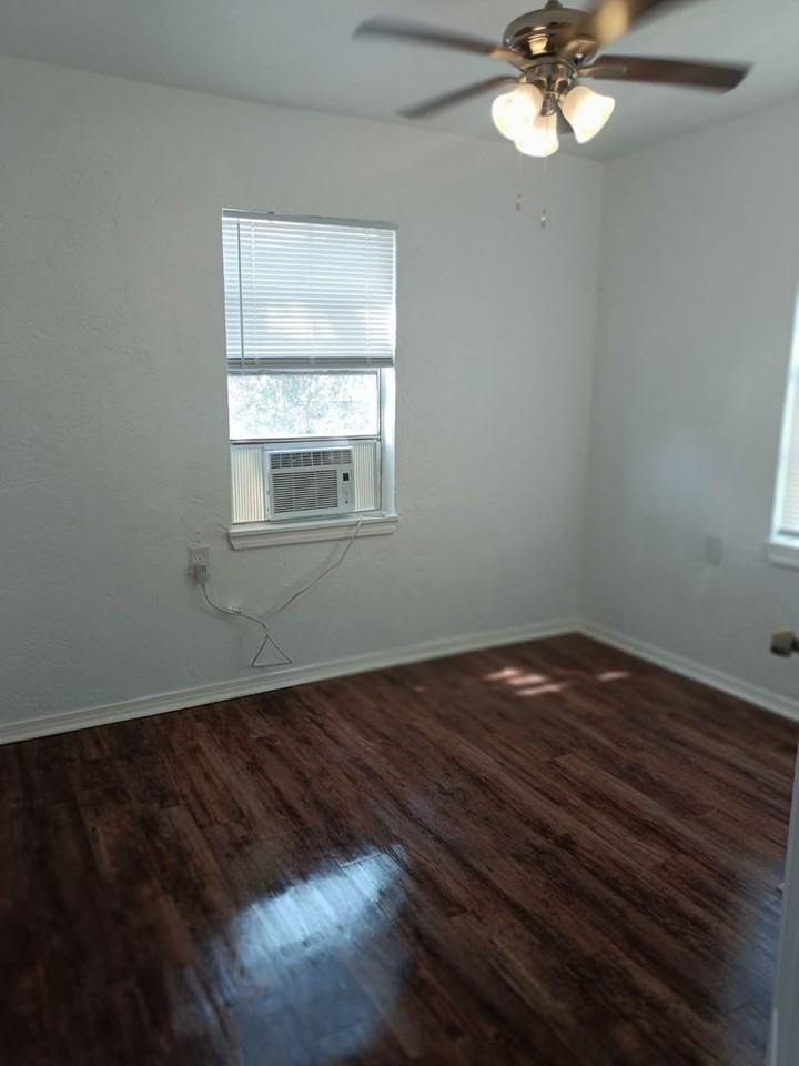 6318 Anderson Dr - Photo 6 of 9