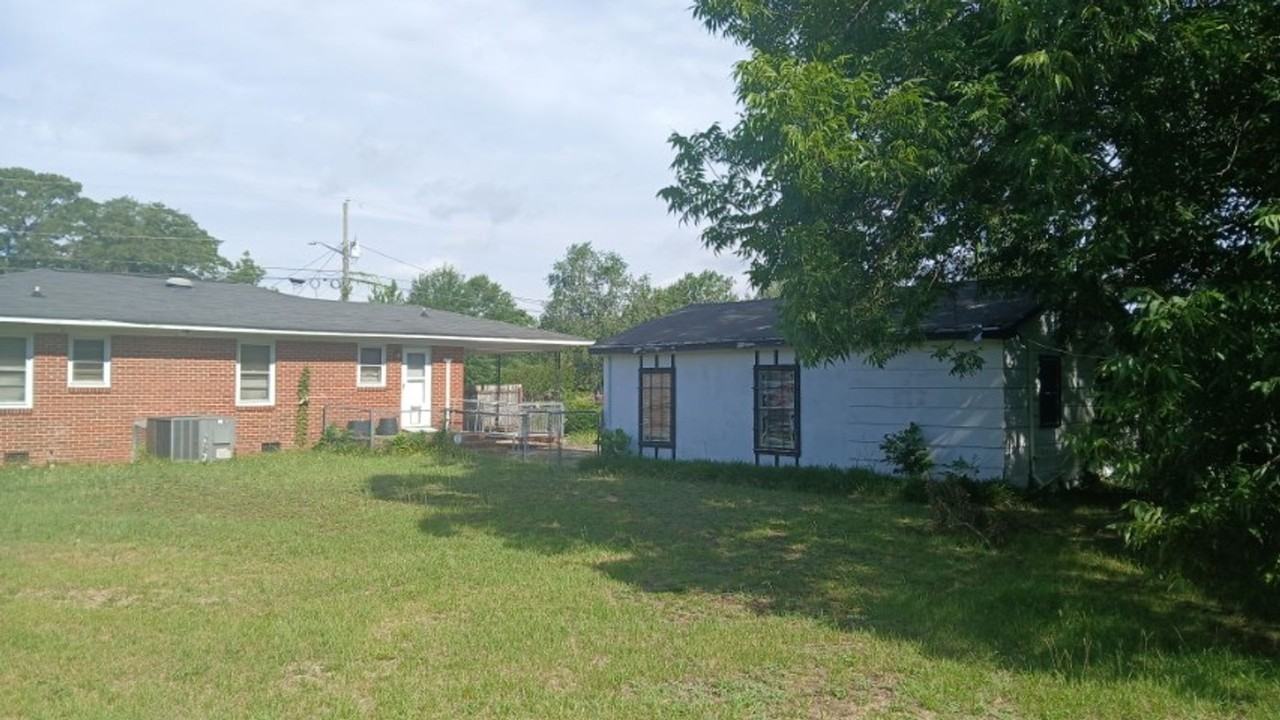 1115 Poplar Dr - Photo 6 of 6