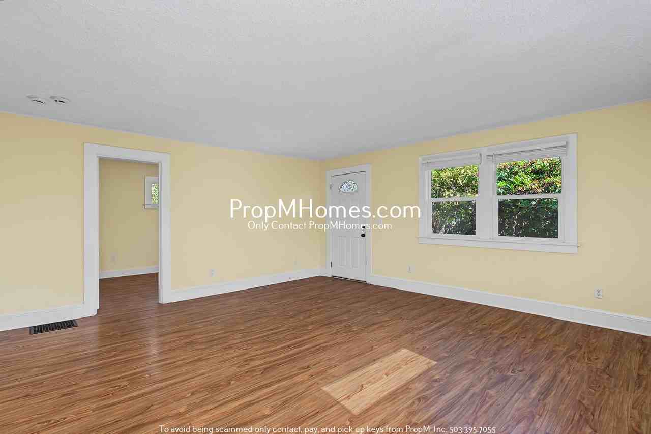9038 9038 NE Humboldt Street - NEW PROPERTY - Photo 2 of 21