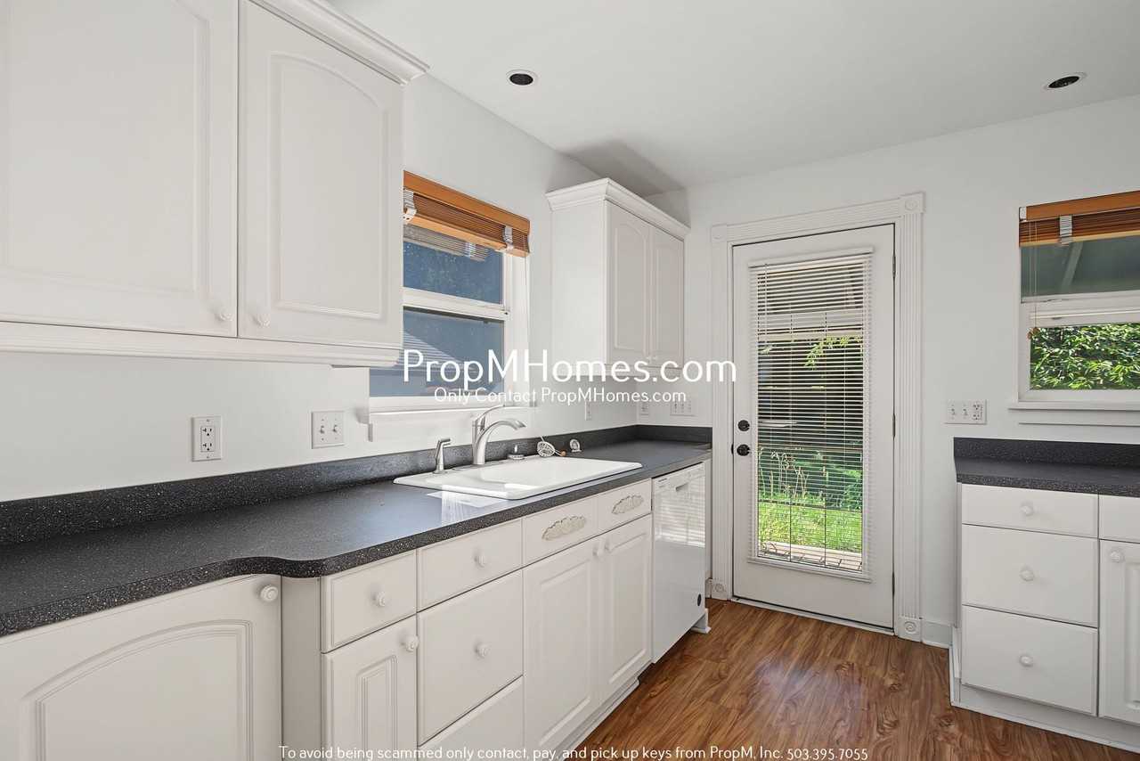 9038 9038 NE Humboldt Street - NEW PROPERTY - Photo 7 of 21