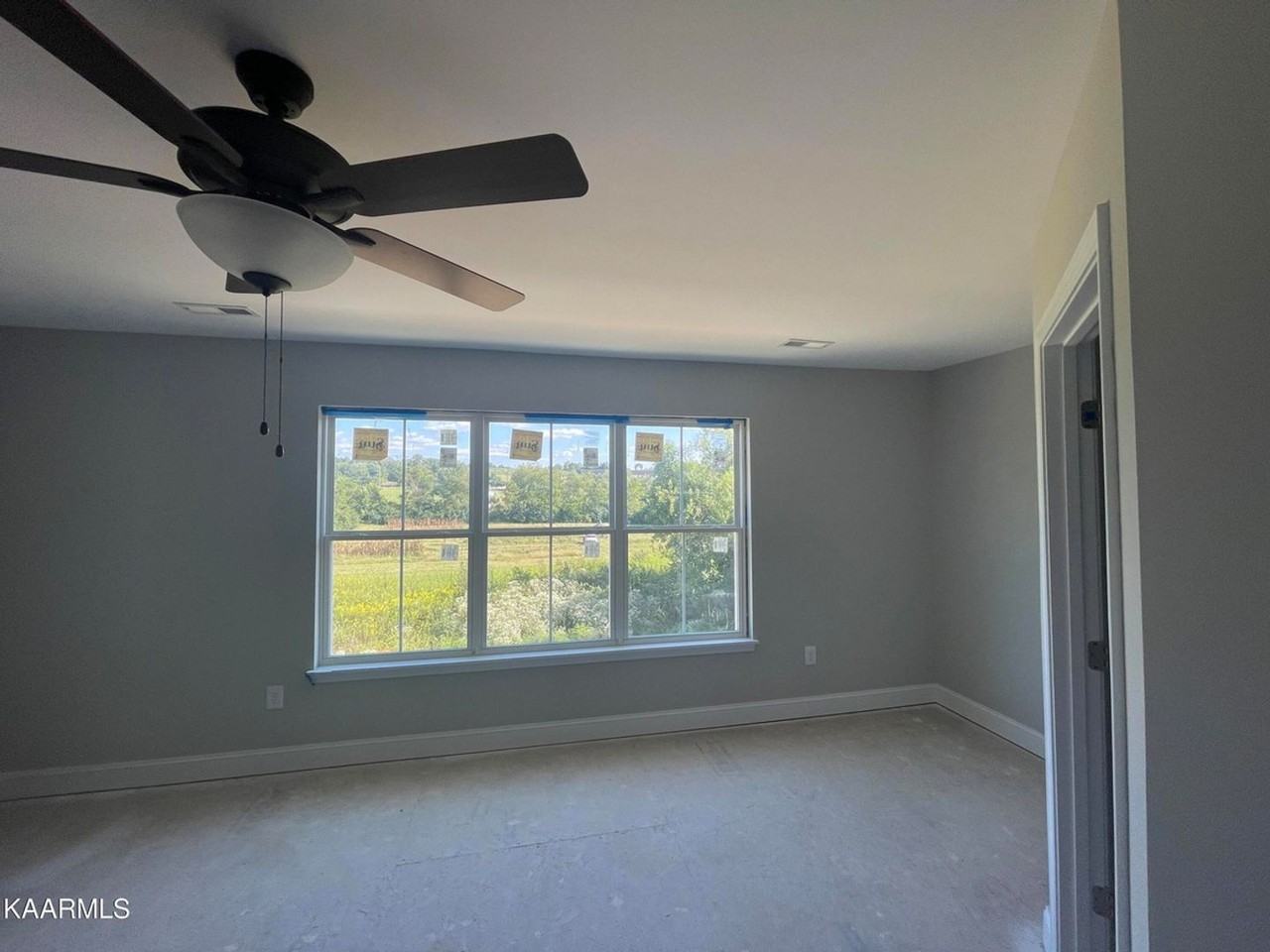 292 Judson Way - Photo 3 of 11