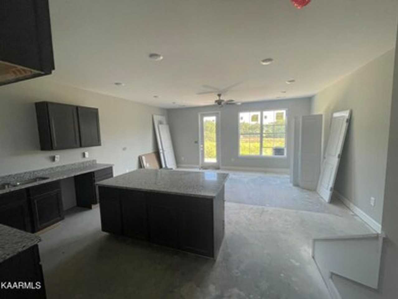 292 Judson Way - Photo 4 of 11