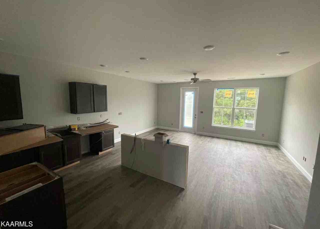 292 Judson Way - Photo 6 of 11