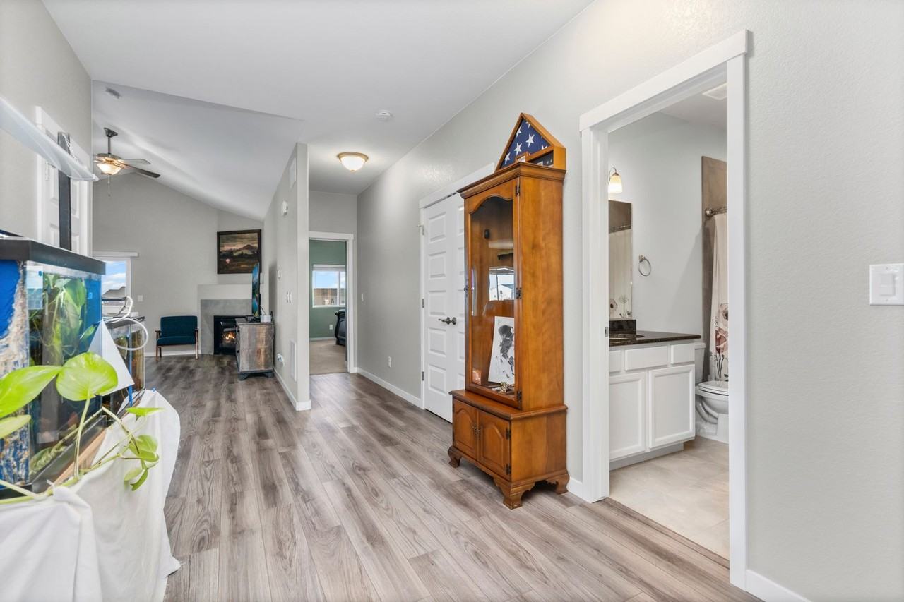 965 Mt Andrew Dr - Photo 4 of 31