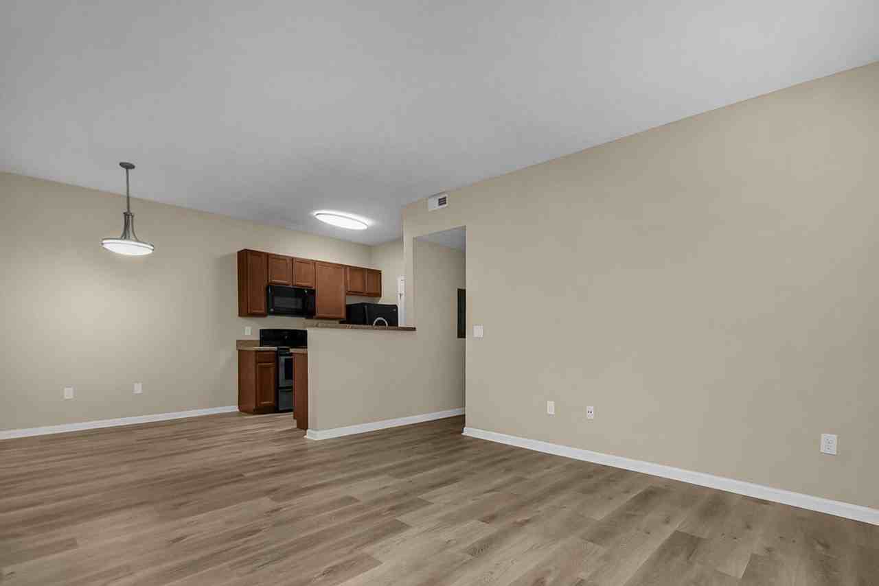Hartford Village Commons - Photo 4 of 5
