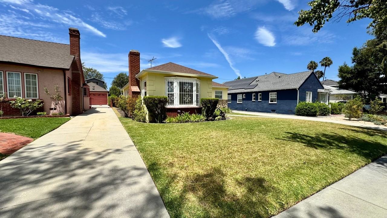 3513 S Sycamore Ave - Photo 3 of 41
