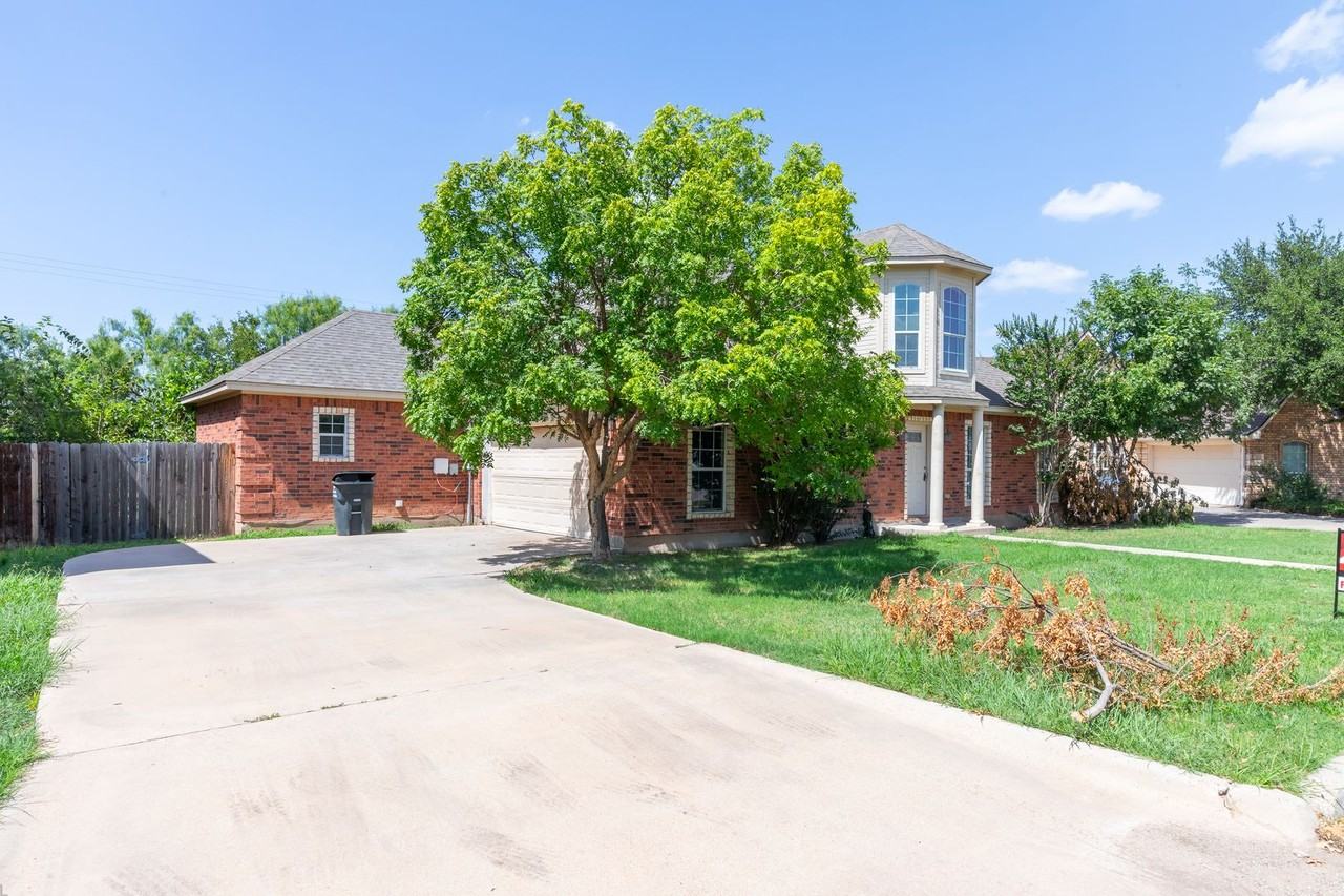 3310 Silver Oaks Dr - Photo 2 of 46