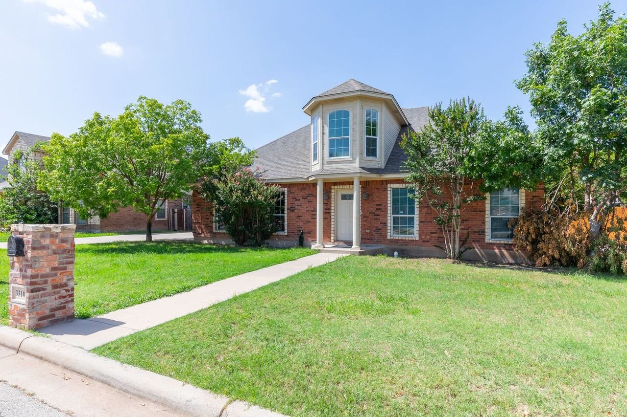 3310 Silver Oaks Dr - Photo 3 of 46