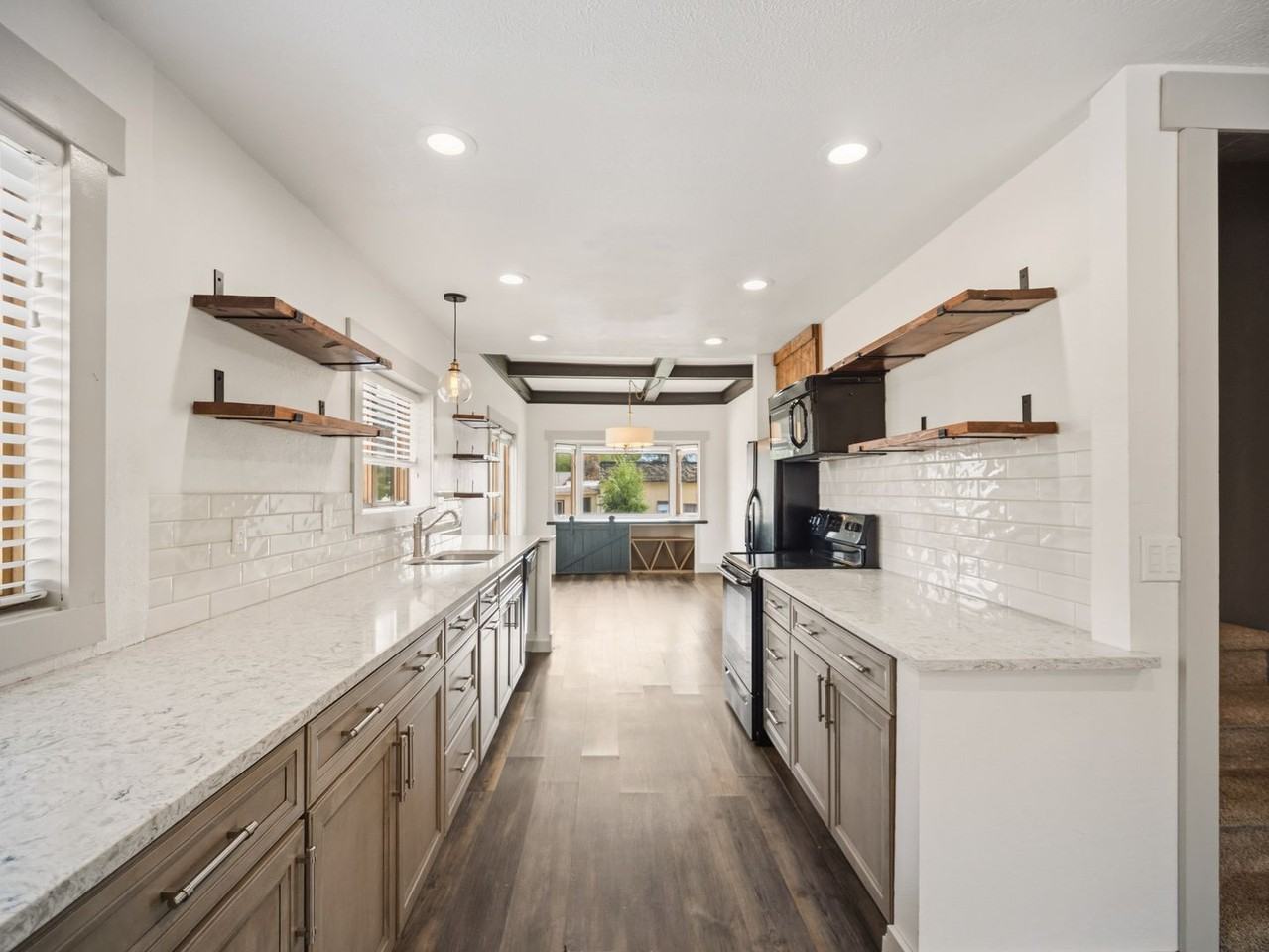 5703 N Regal St - Photo 4 of 50
