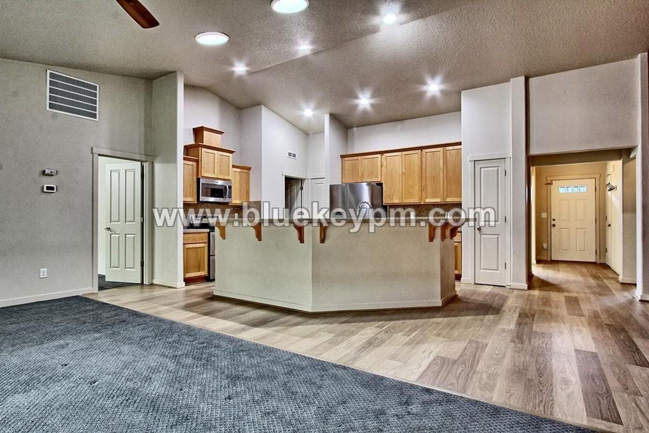 8701 Ne 66th St - Photo 7 of 19
