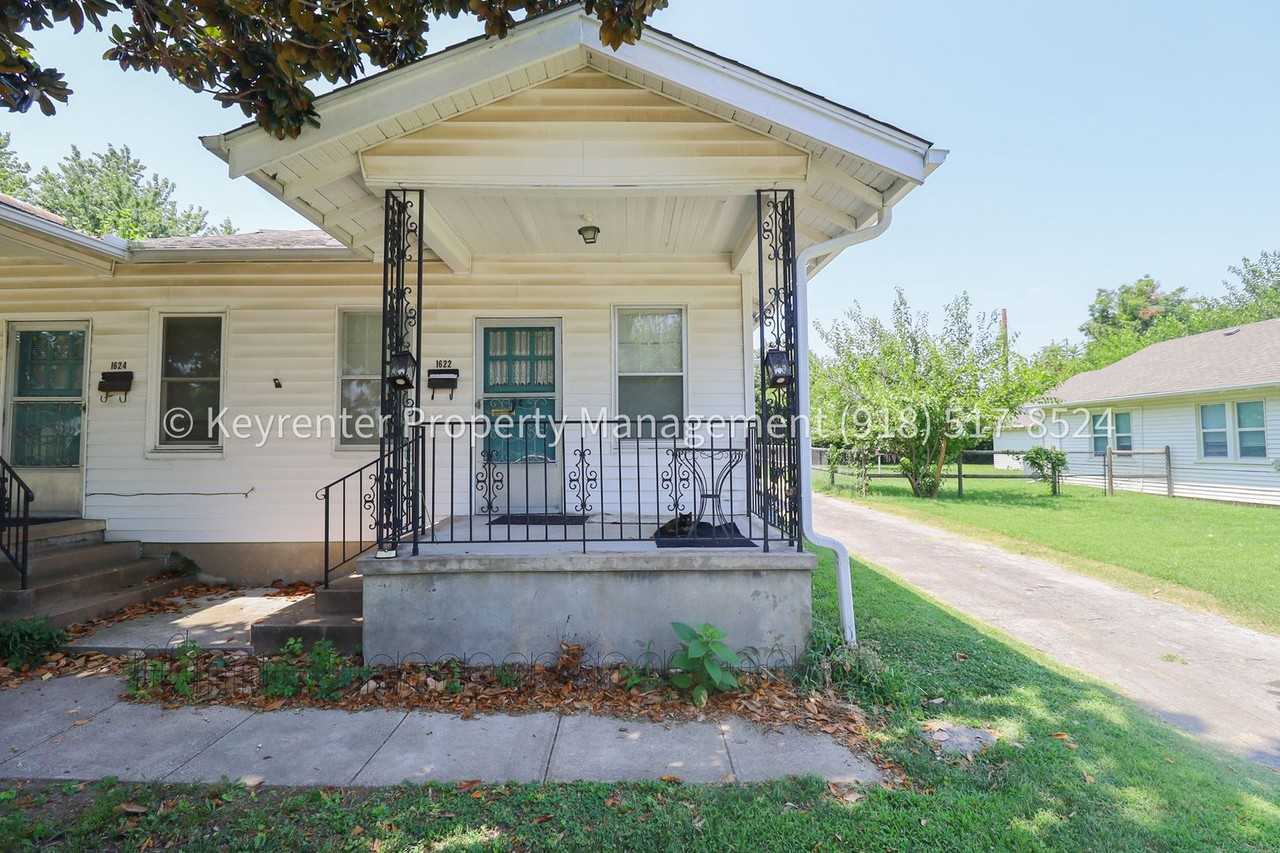 1622 S Indianapolis Ave