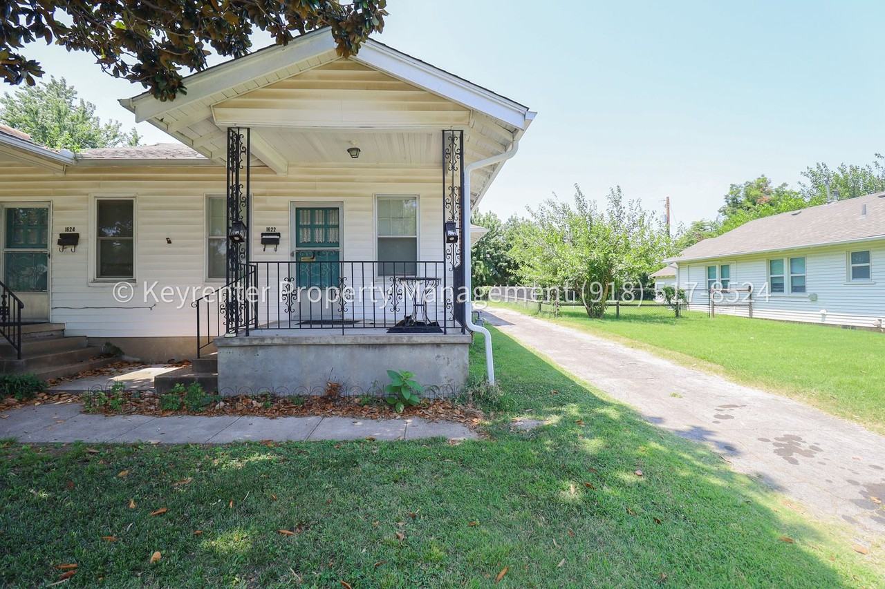 1622 S Indianapolis Ave - Photo 2 of 23
