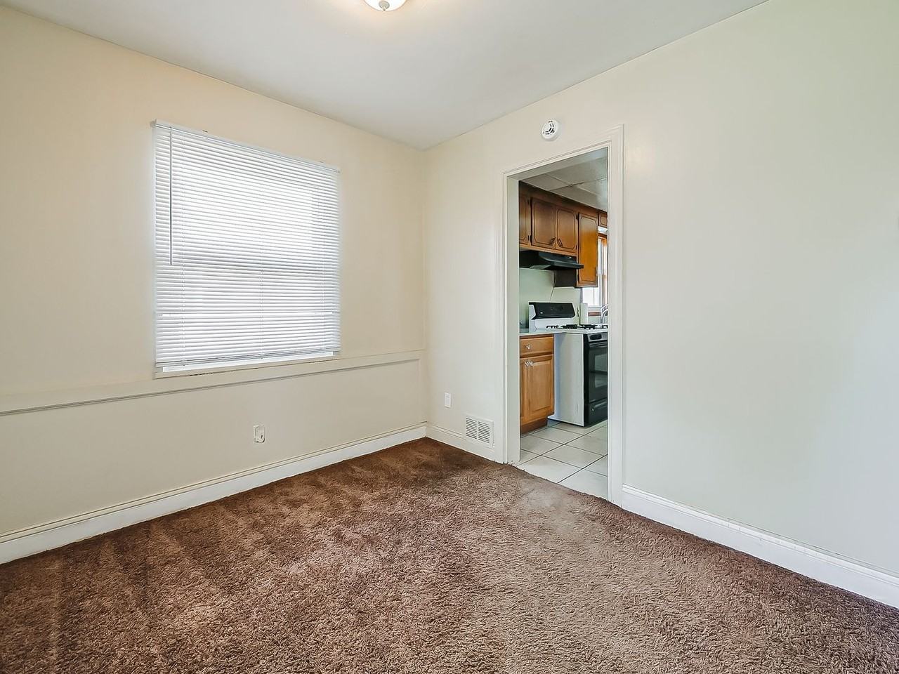 1147 E Brockton Ave - Photo 7 of 35