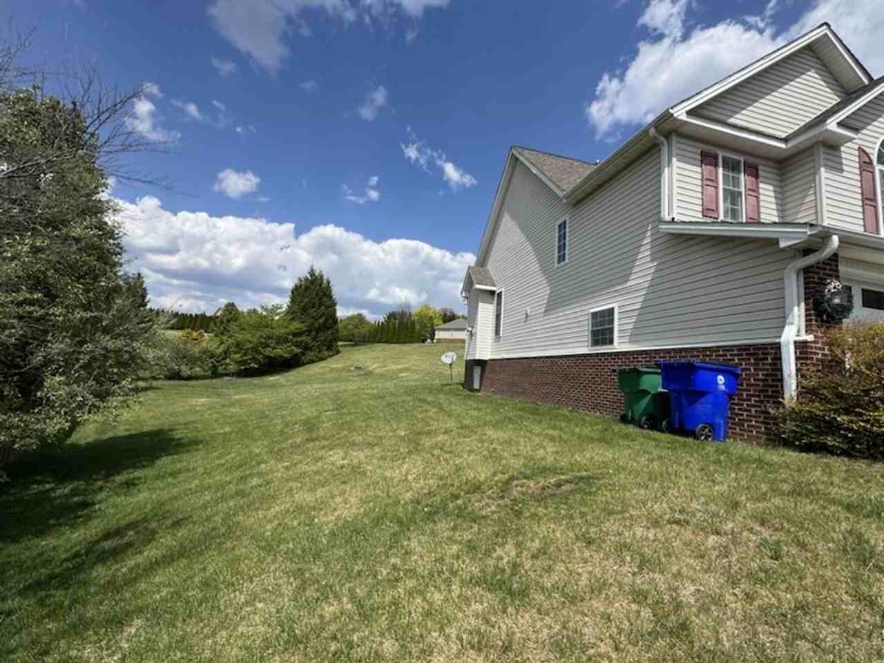 504 Wildflower Ln - Photo 2 of 5
