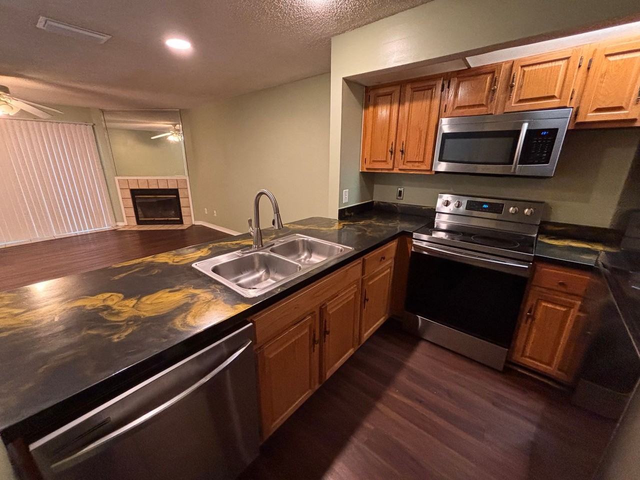 8531 Sturbridge Cir E - Photo 6 of 31