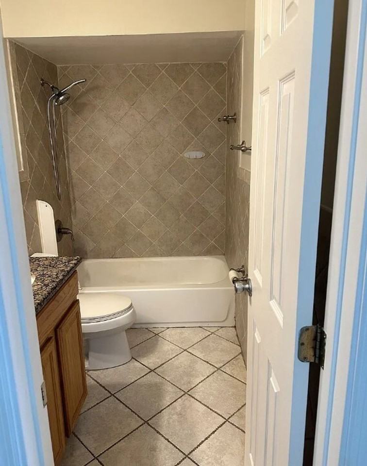 4424 Sw 8th Pl #14 - Photo 7 of 16