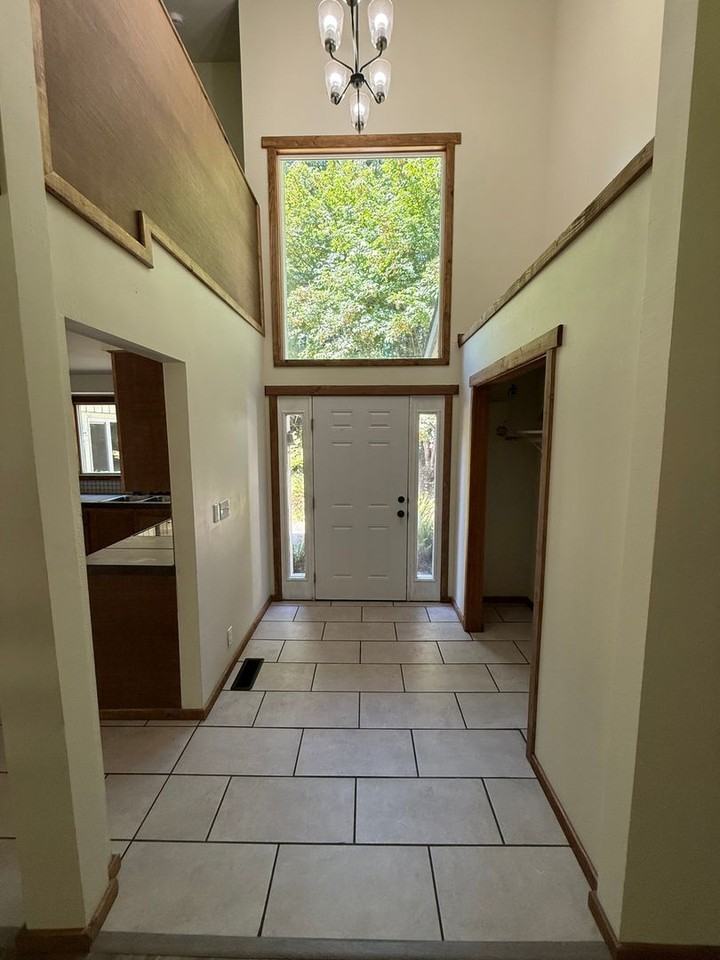 6421 75th Ave Ne - Photo 2 of 27