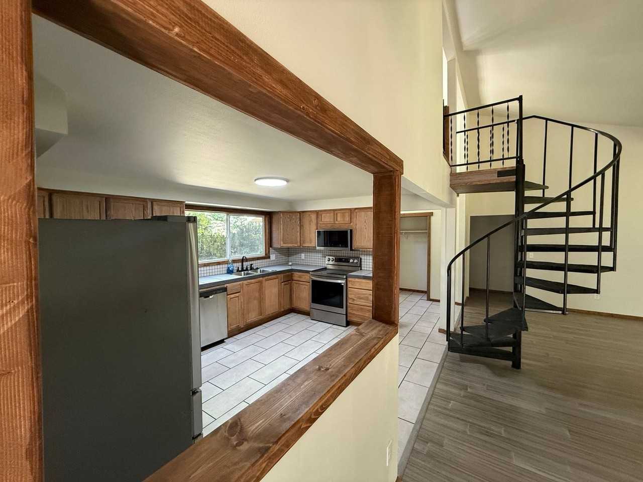 6421 75th Ave Ne - Photo 7 of 27