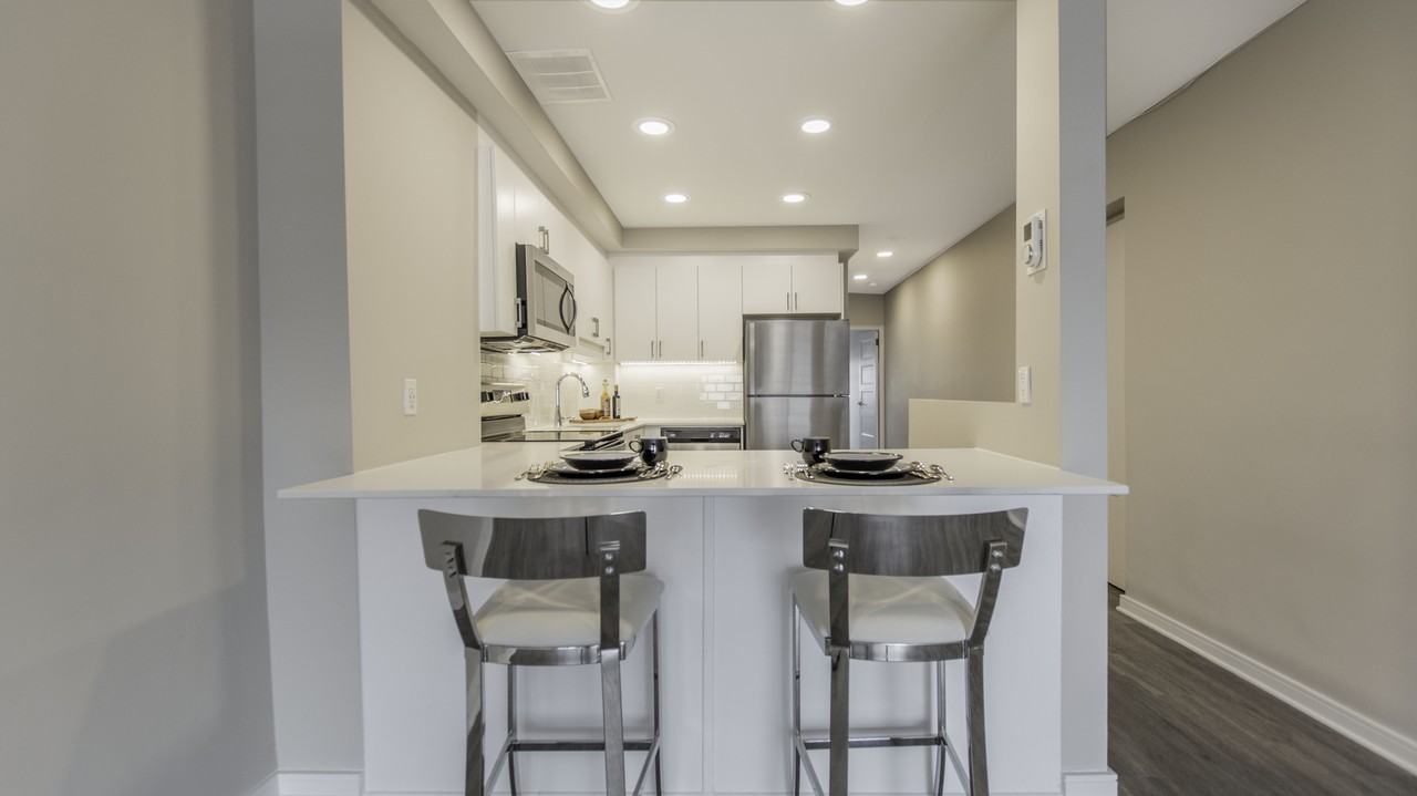 420 Gilmour Street - Photo 4 of 14
