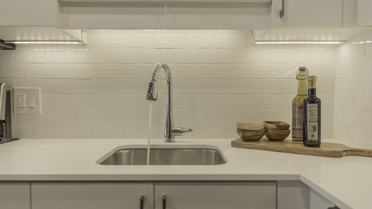 420 Gilmour Street - Photo 5 of 14