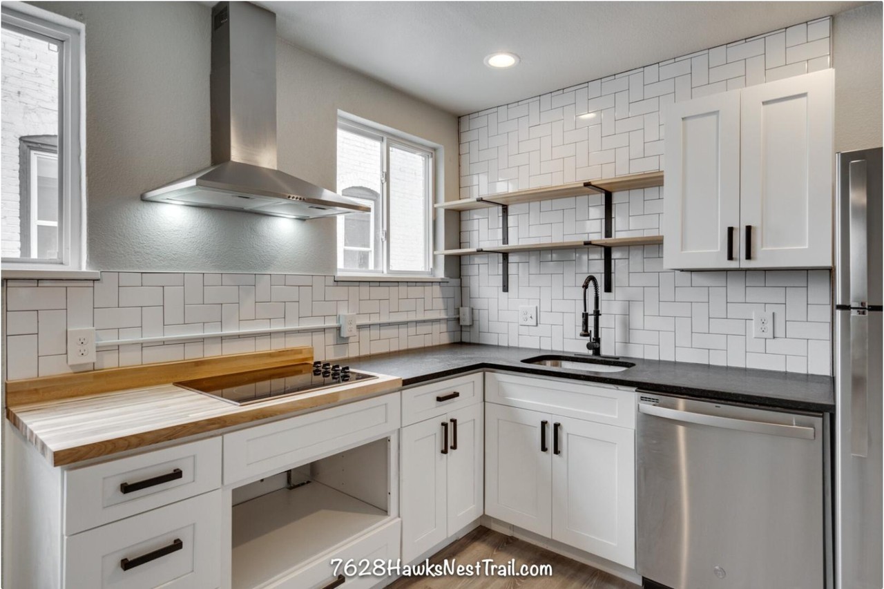2836 WYANDOT STREET - Photo 7 of 17