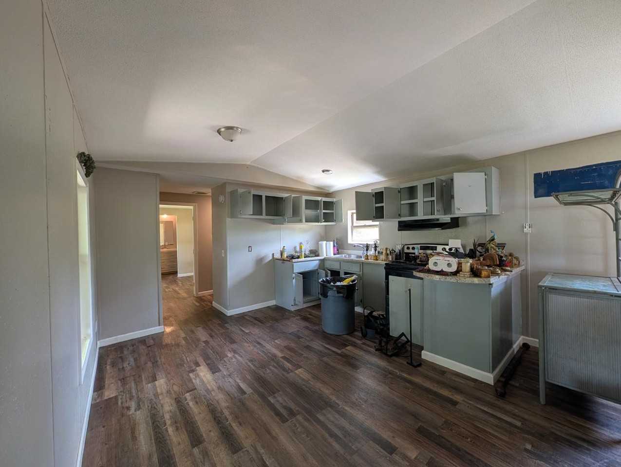 435 Main St - Photo 7 of 11