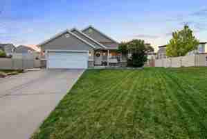featured image of 2521 N Apricot Pl