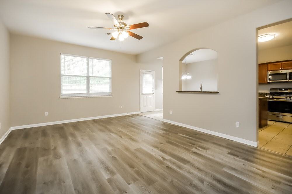 10296 Stone Gate Dr - Photo 6 of 17