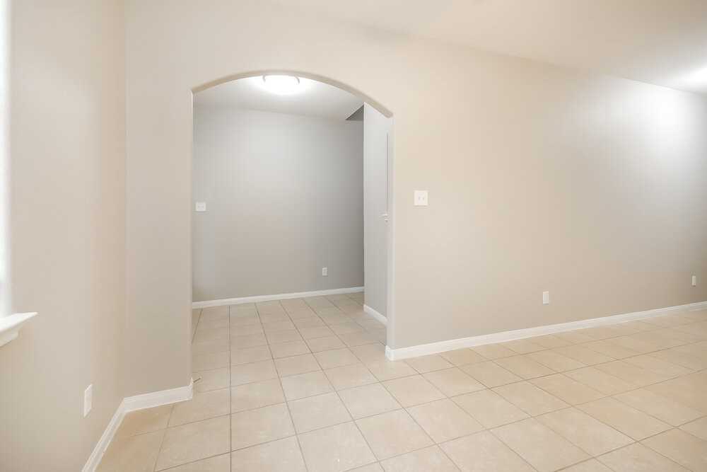 10296 Stone Gate Dr - Photo 7 of 17