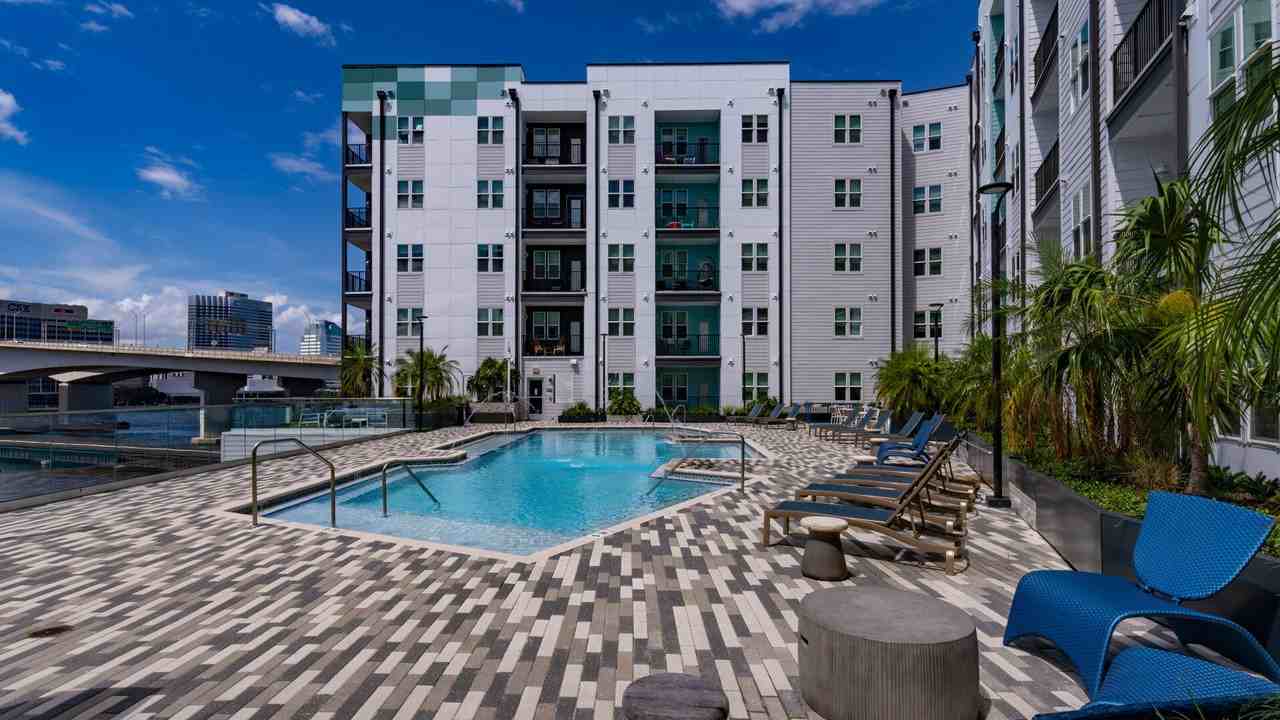 EVO Riverfront - Photo 4 of 19
