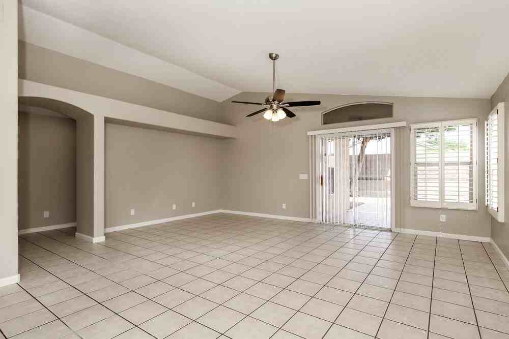17409 N 20th St - Photo 3 of 16