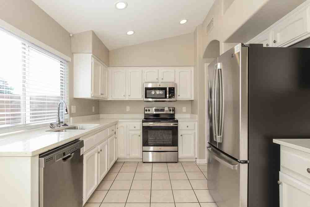 17409 N 20th St - Photo 6 of 16