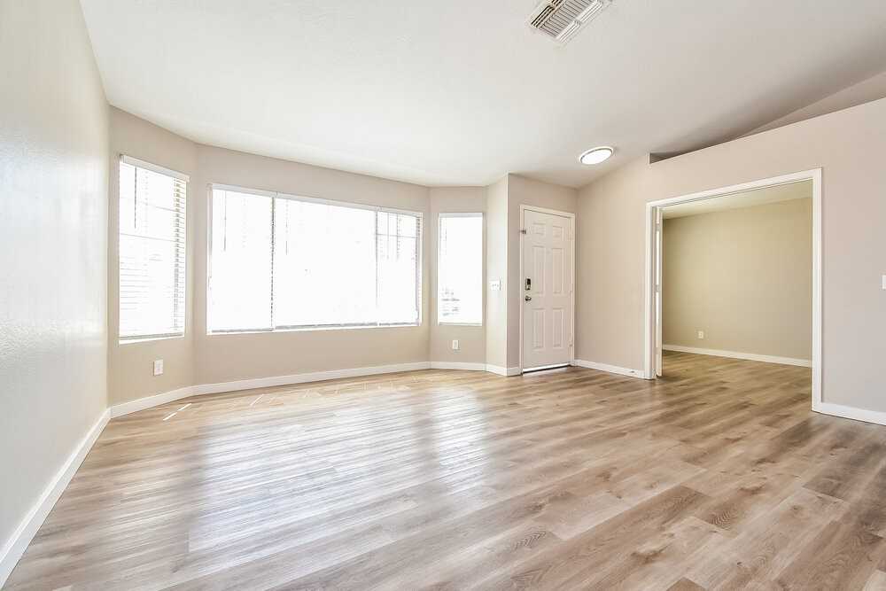 8073 Boardwalk Way - Photo 4 of 16