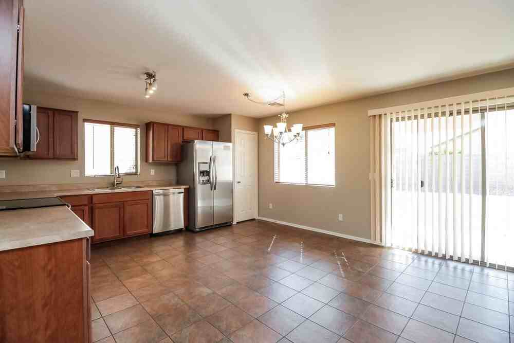 3855 W Belle Ave - Photo 5 of 15
