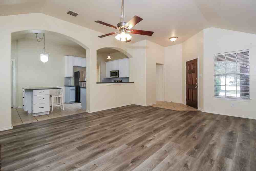 3400 Beatriz Dr - Photo 5 of 16