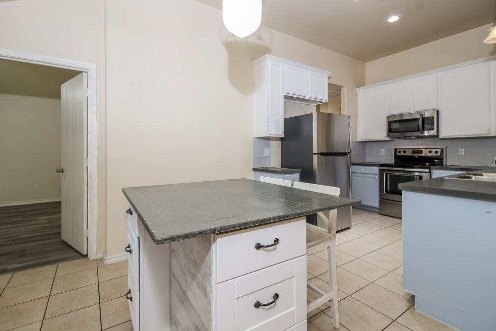 3400 Beatriz Dr - Photo 7 of 16