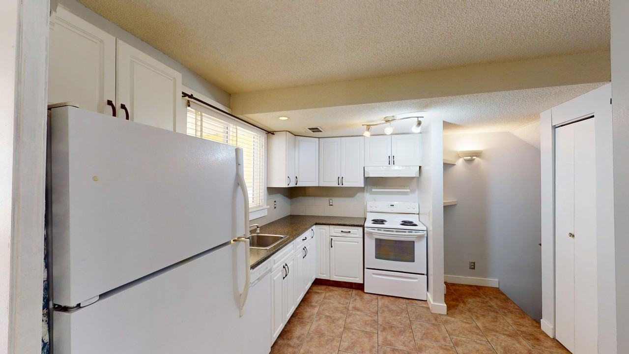 5-7740 Hunterview Dr Nw - Photo 2 of 27