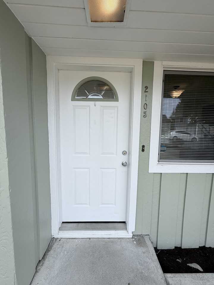 2105 116th Ave Ne #1 - Photo 3 of 44