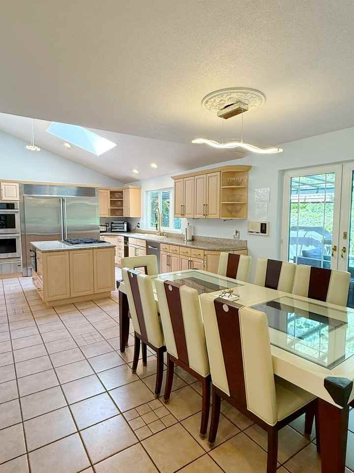 Woodgreen Dr - Photo 2 of 20